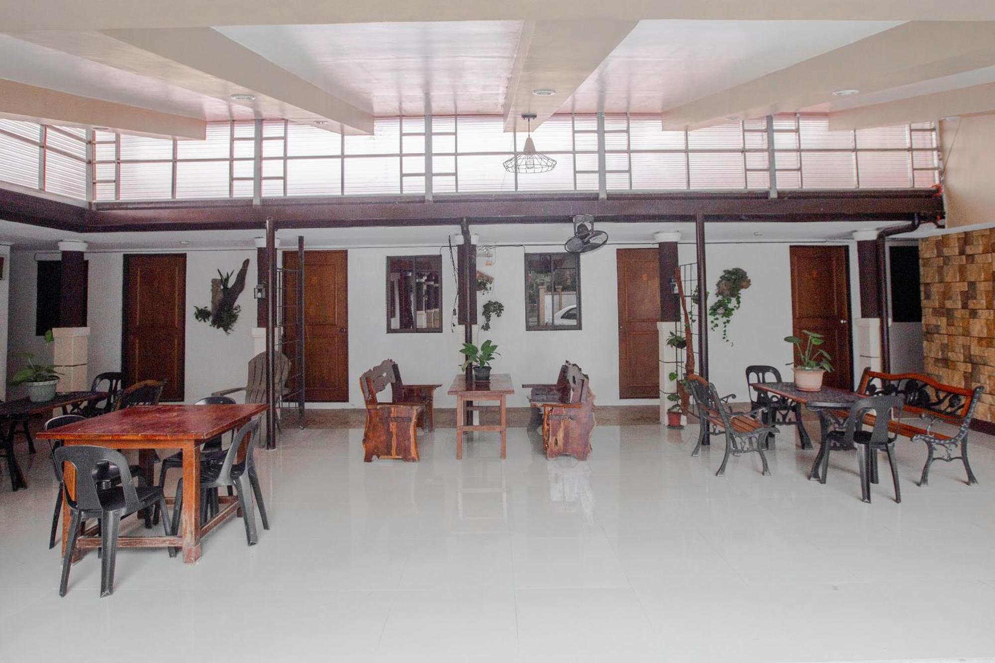 Oyo 741 Sierra Travellers Inn Tagaytay City Dış mekan fotoğraf